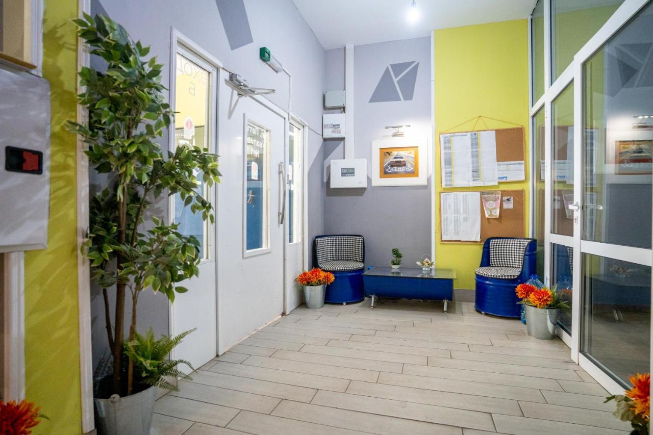 Cozy Little Apartment In Studentski Grad 索菲亞 外观 照片