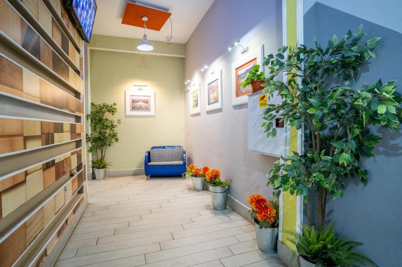 Cozy Little Apartment In Studentski Grad 索菲亞 外观 照片